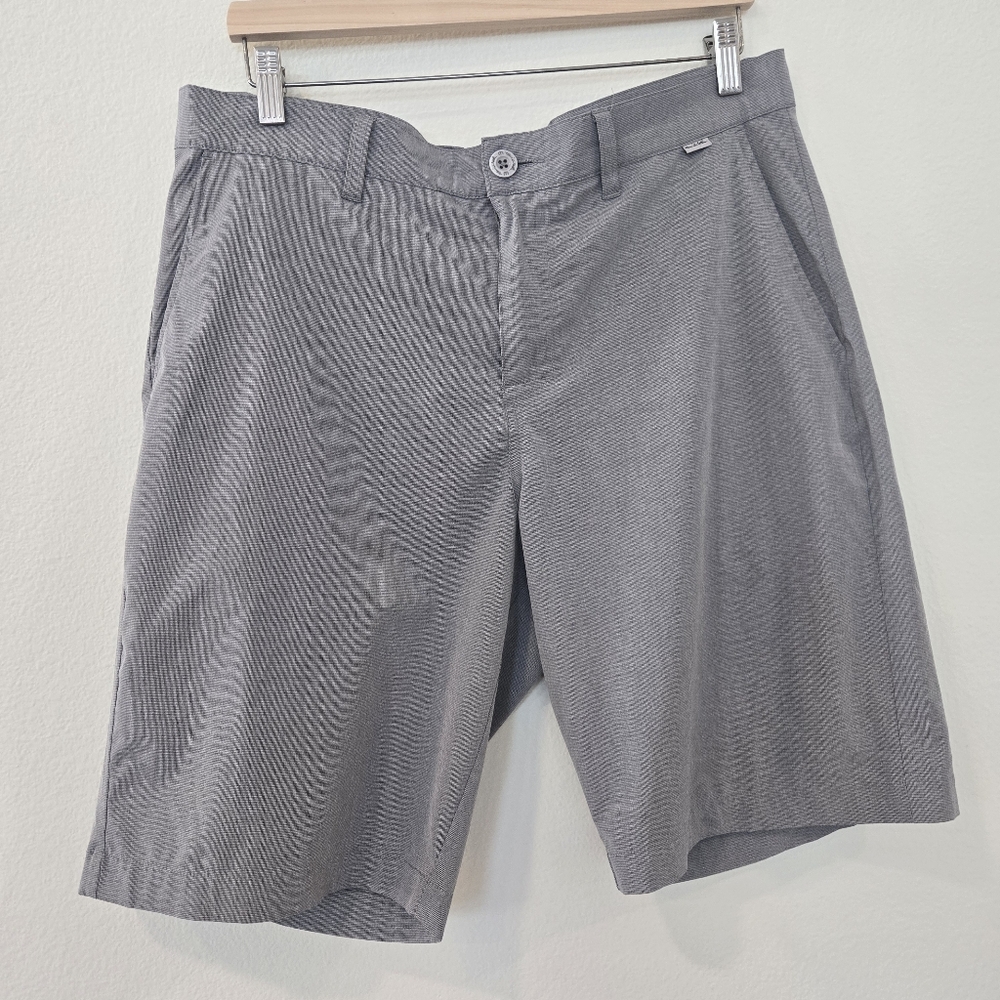 Travis Mathew shorts men’s gray size 34 flat front chino golf shorts